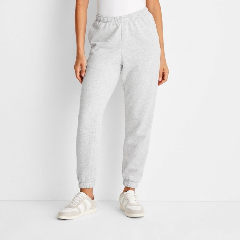 Universal Thread Leisure Studio Mid Rise Essential Joggers Heather Gray